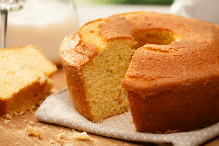 Bizcocho de yogur y panela receta casera y sin azúcar refinado